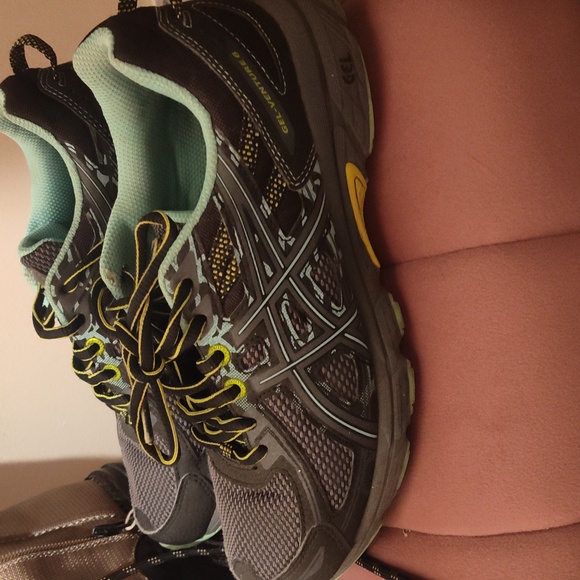 Asics - Picture 2 of 2